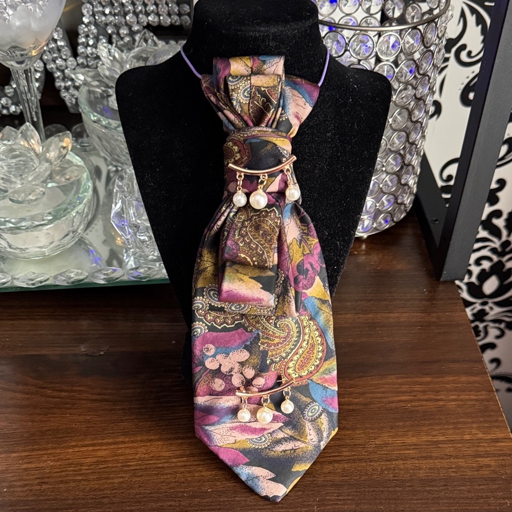 Elegant Multicolor Paisley Tie